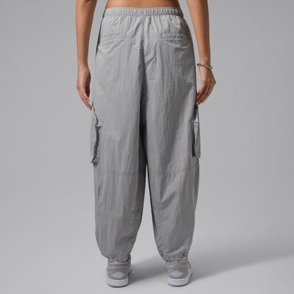 JORDAN BRAND Cropped Parachute Pants ジョーダンブランド クロップド パラシュートパンツ IW1306【レディース ナイロンパンツ デザイン性 26FW】