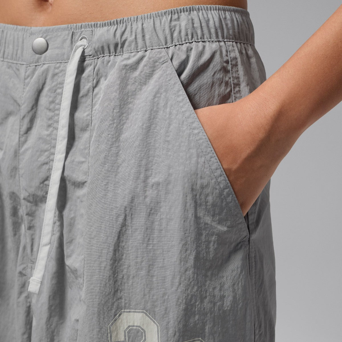 JORDAN BRAND Cropped Parachute Pants ジョーダンブランド クロップド パラシュートパンツ IW1306【レディース ナイロンパンツ デザイン性 26FW】