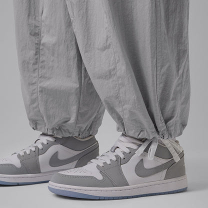 JORDAN BRAND Cropped Parachute Pants ジョーダンブランド クロップド パラシュートパンツ IW1306【レディース ナイロンパンツ デザイン性 26FW】