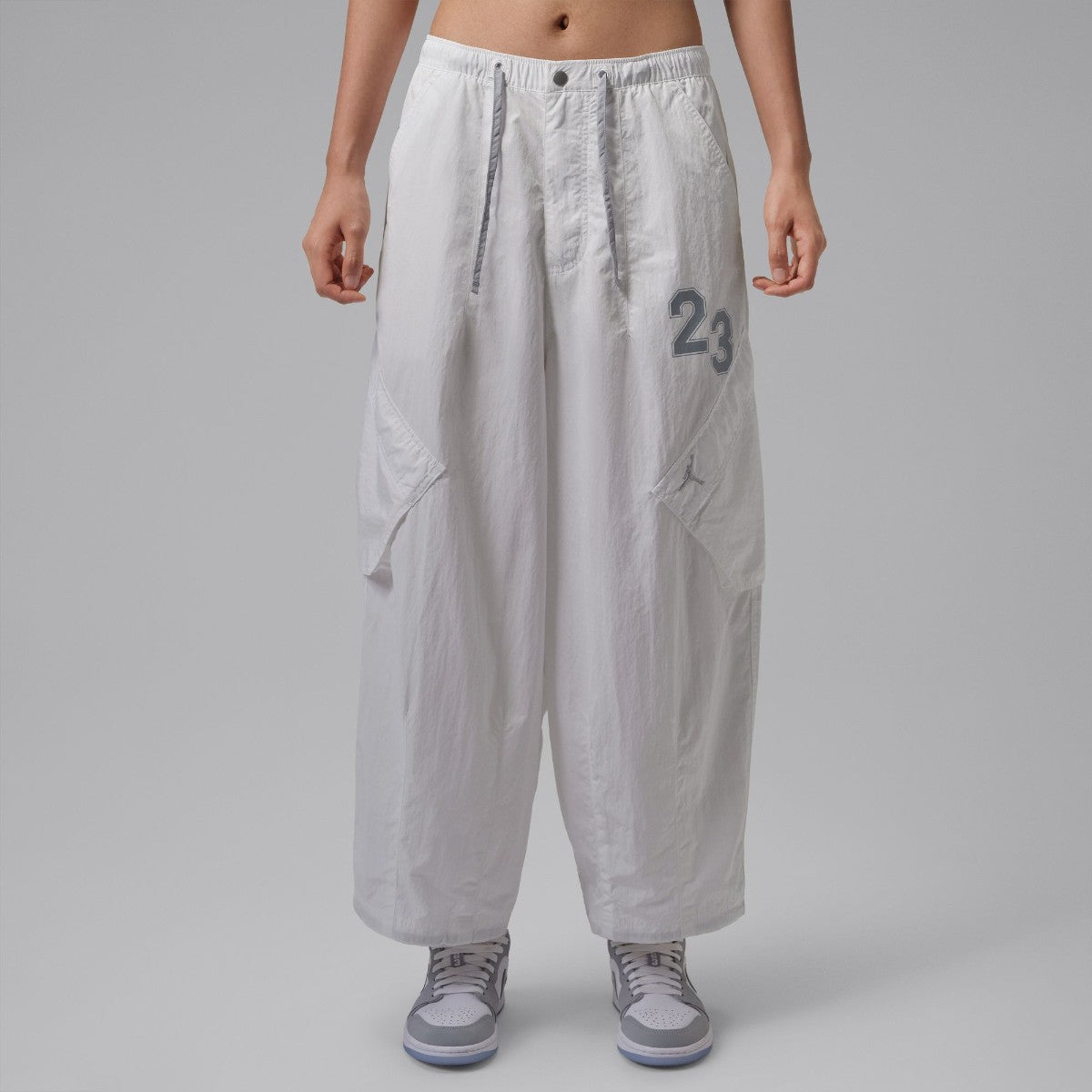 JORDAN BRAND Cropped Parachute Pants ジョーダンブランド クロップド パラシュートパンツ IW1306【レディース ナイロンパンツ デザイン性 26FW】