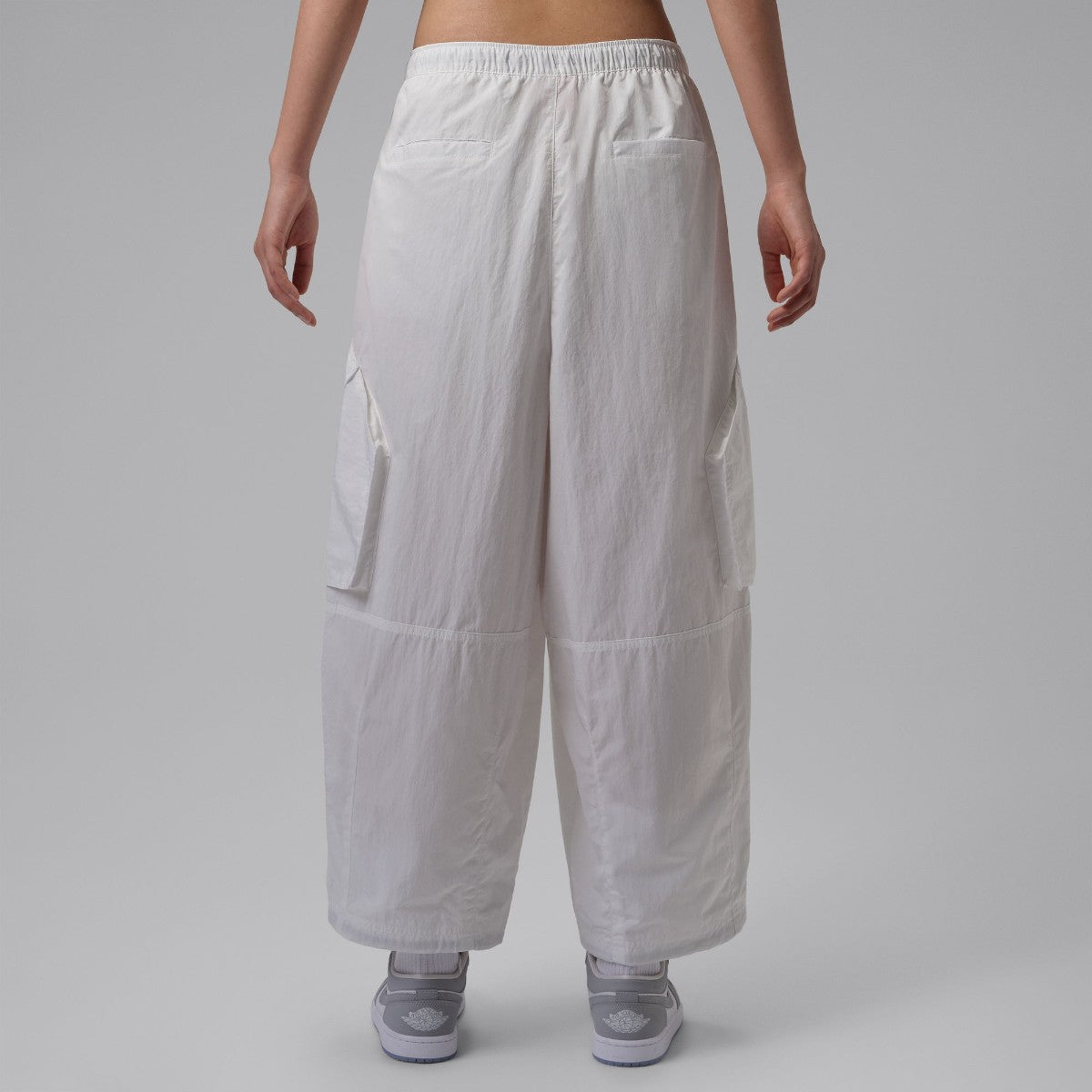 JORDAN BRAND Cropped Parachute Pants ジョーダンブランド クロップド パラシュートパンツ IW1306【レディース ナイロンパンツ デザイン性 26FW】