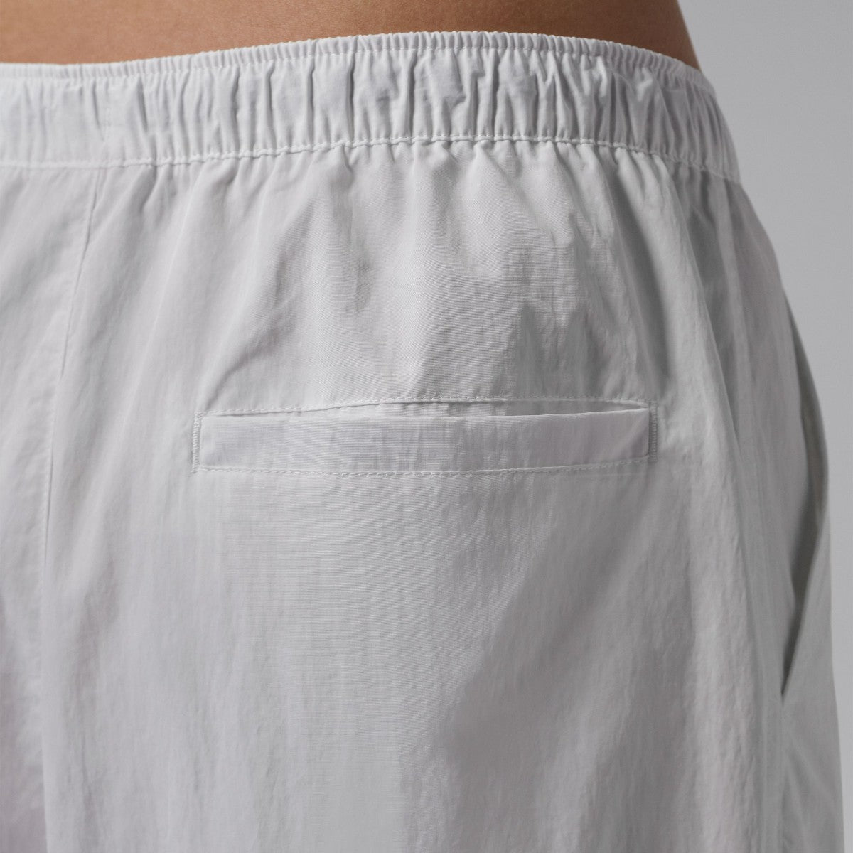 JORDAN BRAND Cropped Parachute Pants ジョーダンブランド クロップド パラシュートパンツ IW1306【レディース ナイロンパンツ デザイン性 26FW】