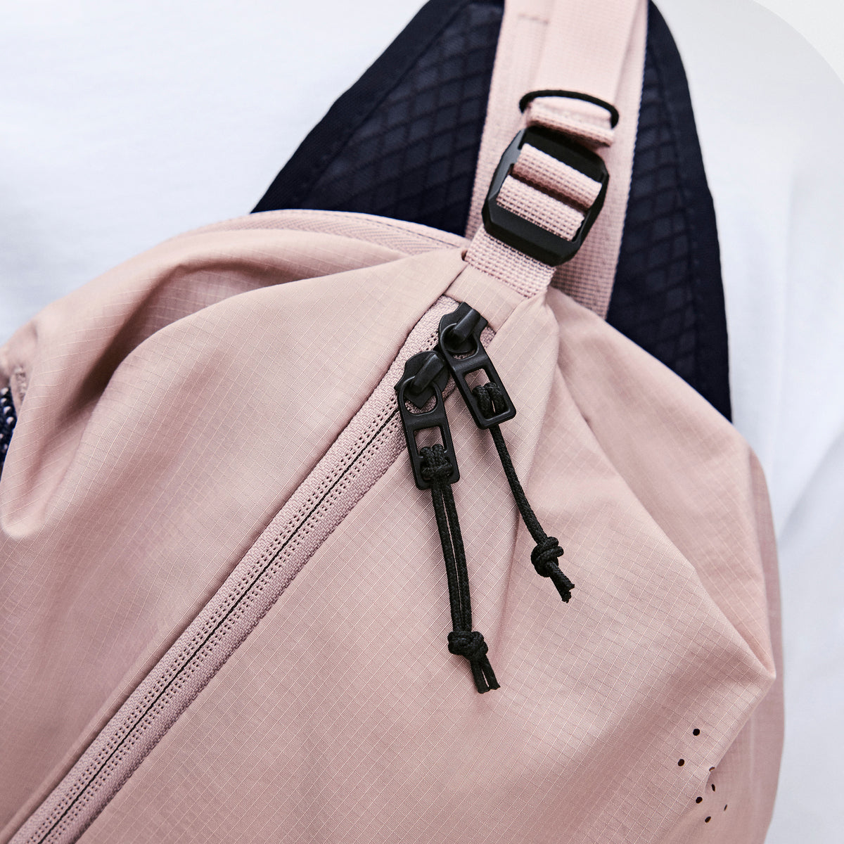 On Sling Pack 9L オン スリングパック 9L 2UF30164935【メンズ ショルダーバッグ 軽量バッグ クロスボディバッグ 撥水バッグ 26FW】