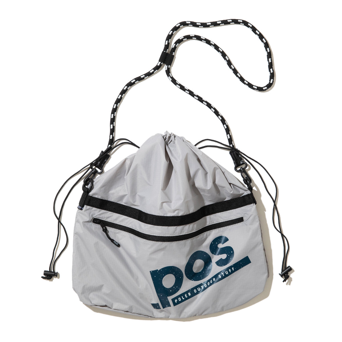 POLER DRAWSTRING SLING BAG ポーラー ドローストリング スリングバッグ 261MCV0094【メンズ ナイロン素材 ジップポケット バッグインバッグ 26SS】
