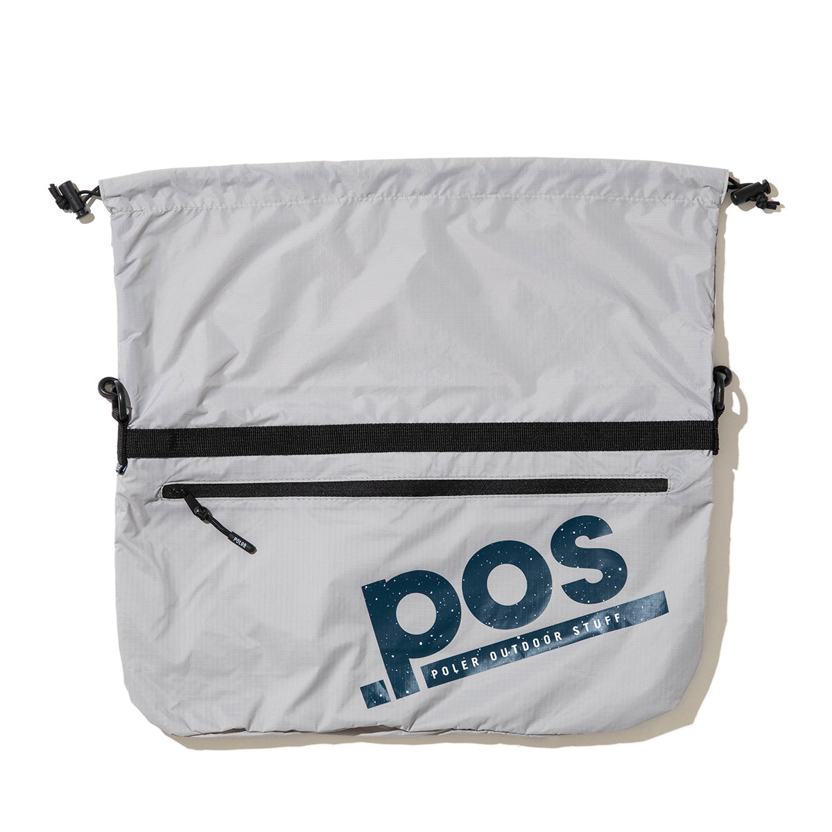 POLER DRAWSTRING SLING BAG ポーラー ドローストリング スリングバッグ 261MCV0094【メンズ ナイロン素材 ジップポケット バッグインバッグ 26SS】