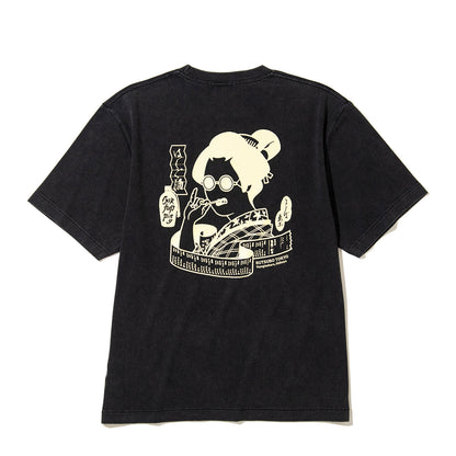 坩堝 BAR HOPPING S/S T-SHIRTS (RUTSUBO×YU SUDA ) RUTSUBO バー ホッピング ショートスリーブ Tシャツ R26SU-SUDA-TS1【メンズ グラフィックTシャツ バッグプリント 26SS】