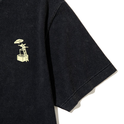坩堝 BAR HOPPING S/S T-SHIRTS (RUTSUBO×YU SUDA ) RUTSUBO バー ホッピング ショートスリーブ Tシャツ R26SU-SUDA-TS1【メンズ グラフィックTシャツ バッグプリント 26SS】