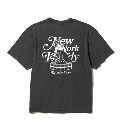 坩堝 NEWYORK LADY S/S T-SHIRTS (RUTSUBO×YU SUDA ) RUTSUBO ニューヨーク レディ ショートスリーブ Tシャツ R26SU-SUDA-TS2【メンズ グラフィックTシャツ バッグプリント 26SS】