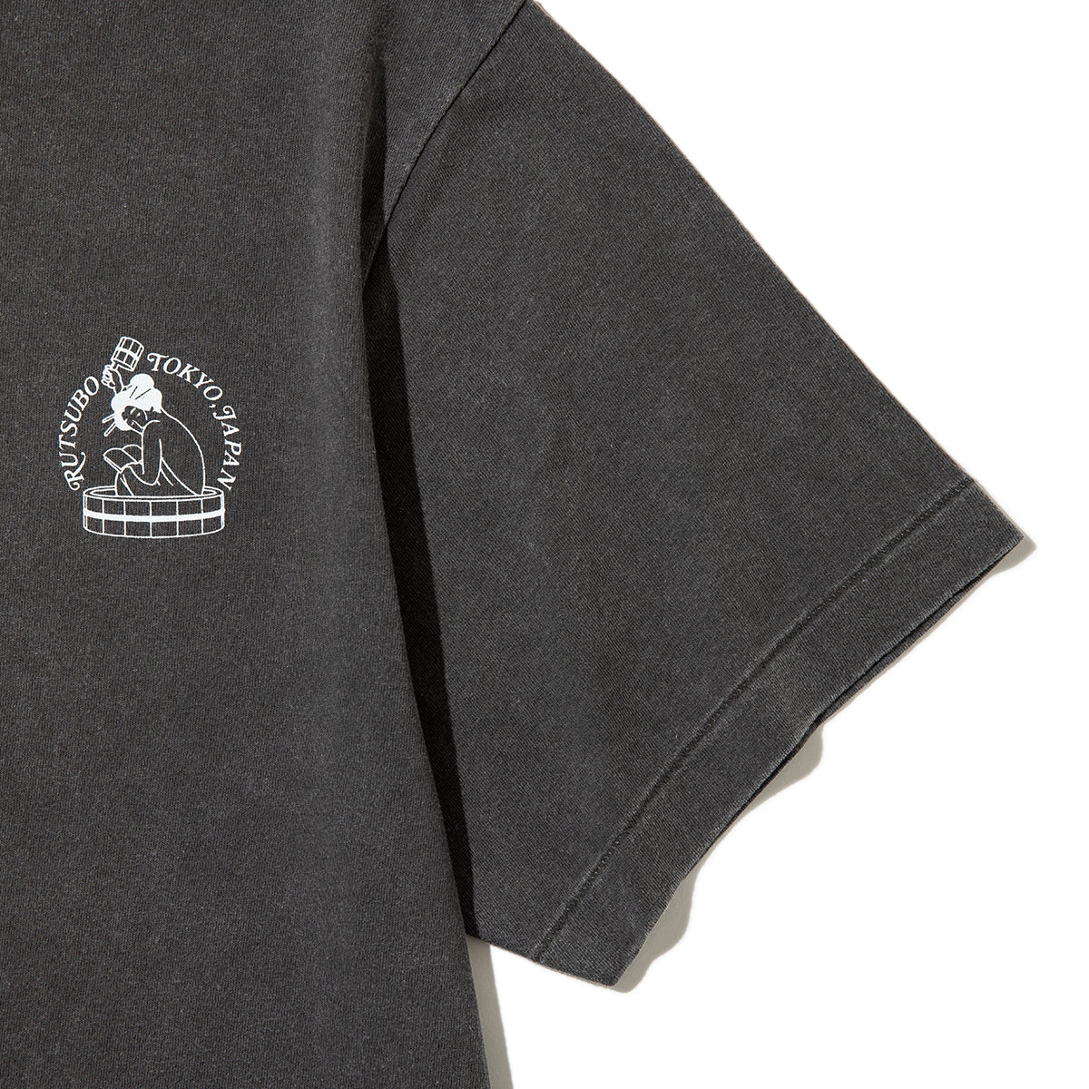 坩堝 NEWYORK LADY S/S T-SHIRTS (RUTSUBO×YU SUDA ) RUTSUBO ニューヨーク レディ ショートスリーブ Tシャツ R26SU-SUDA-TS2【メンズ グラフィックTシャツ バッグプリント 26SS】