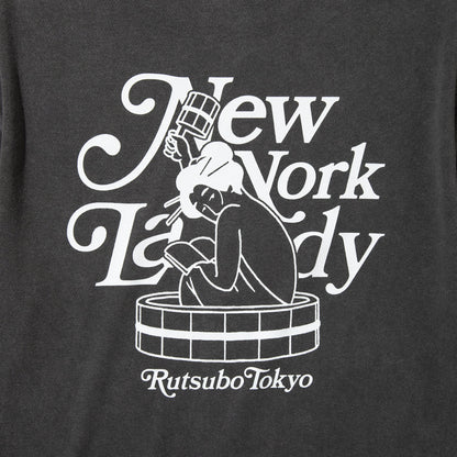 坩堝 NEWYORK LADY S/S T-SHIRTS (RUTSUBO×YU SUDA ) RUTSUBO ニューヨーク レディ ショートスリーブ Tシャツ R26SU-SUDA-TS2【メンズ グラフィックTシャツ バッグプリント 26SS】