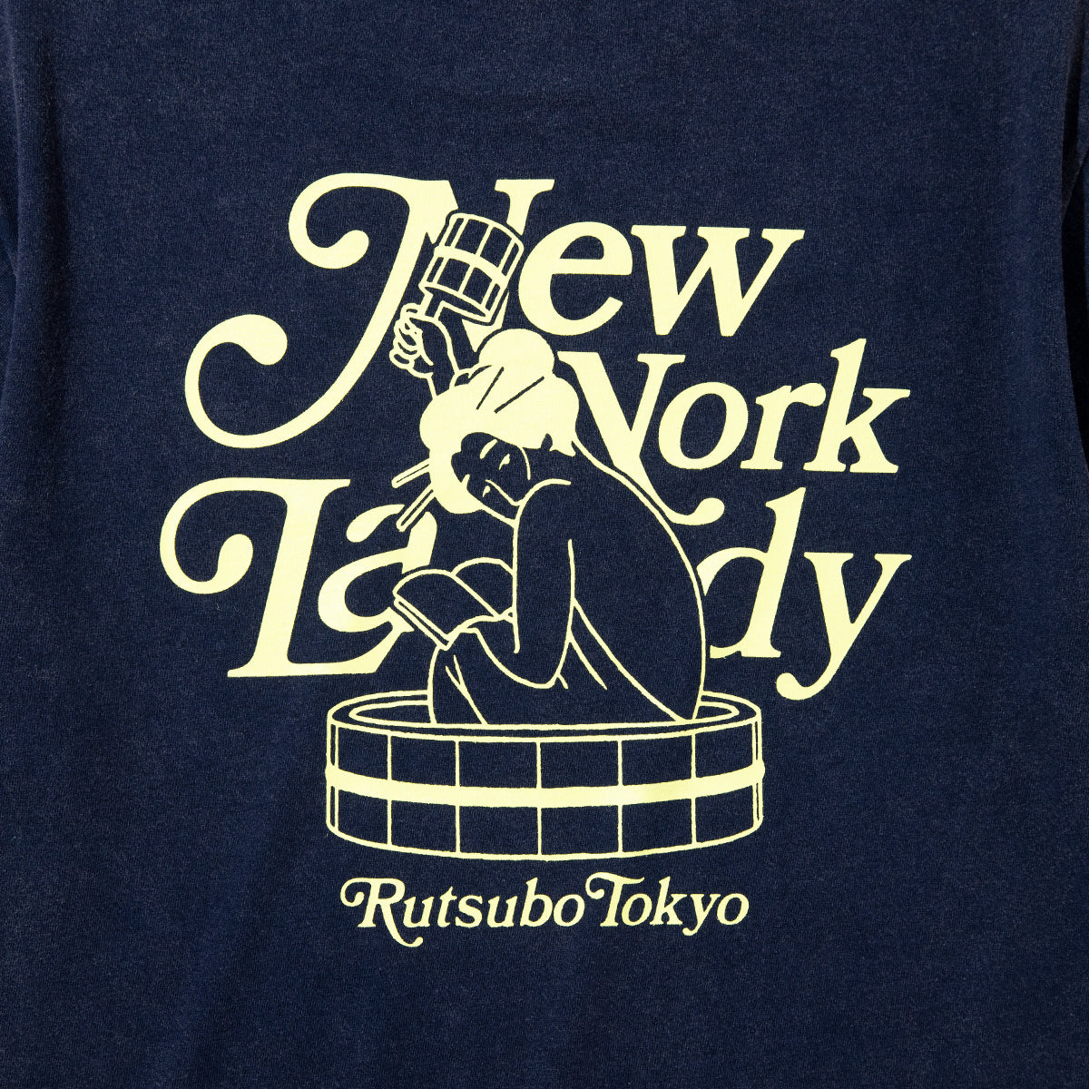 坩堝 NEWYORK LADY S/S T-SHIRTS (RUTSUBO×YU SUDA ) RUTSUBO ニューヨーク レディ ショートスリーブ Tシャツ R26SU-SUDA-TS2【メンズ グラフィックTシャツ バッグプリント 26SS】