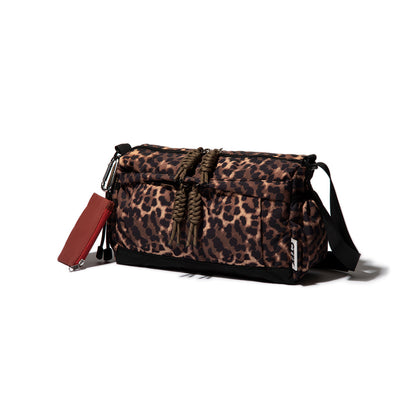 CONTROL FREAK Nylon Pocket Wide Shoulder コントロールフリーク ナイロンポケットワイドショルダー 262-120520-LEO【レディース 撥水 ナイロン素材 26FW】