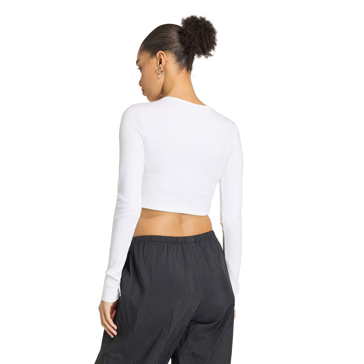 adidas Originals ESSENTIALS RIB CROPPED LONG SLEEVE T-SHIRT アディダスオリジナルス エッセンシャルズ リブ クロップド ロングスリーブ ティーシャツ KR1131【レディース 長袖Tシャツ クロップド丈 タイトフィット ラウンドネック 26FW】