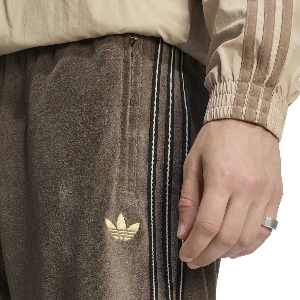 adidas Originals FIREBIRD VELOUR TRACK PANTS アディダスオリジナルス ファイヤーバード ベロア トラックパンツ TO122-KE4165【メンズ ベロアパンツ トラックパンツ カジュアル スポーティ デイリーユース 26FW】