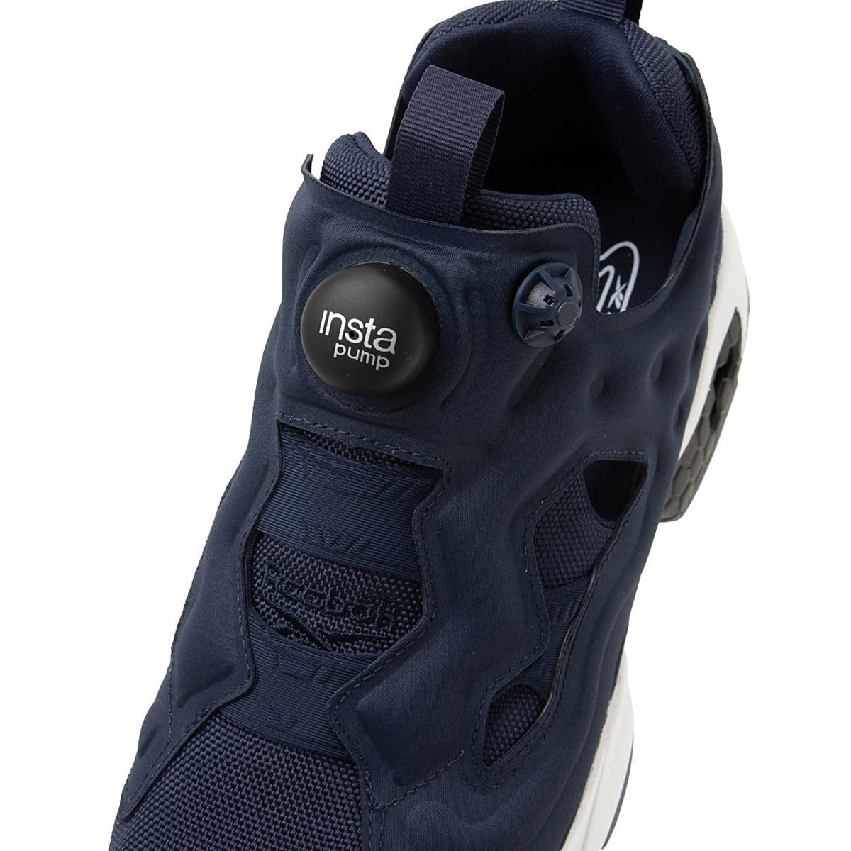 Reebok INSTAPUMP FURY 94 リーボック インスタ ポンプフューリー 94  100275435【メンズ スニーカー 厚底 軽量 クッション性 フィット調整 ナイロンアッパー 26FW】