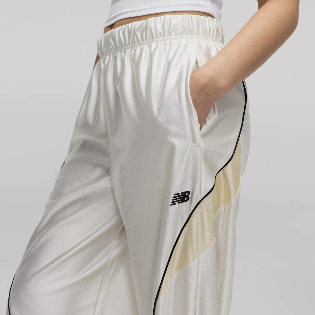 New Balance Barrel Leg Track Pants ニューバランス バレルレッグトラックパンツ WB62X1S9【レディース ジャージ パンツ バスケットボール 速乾 デイリーユース  26FW】