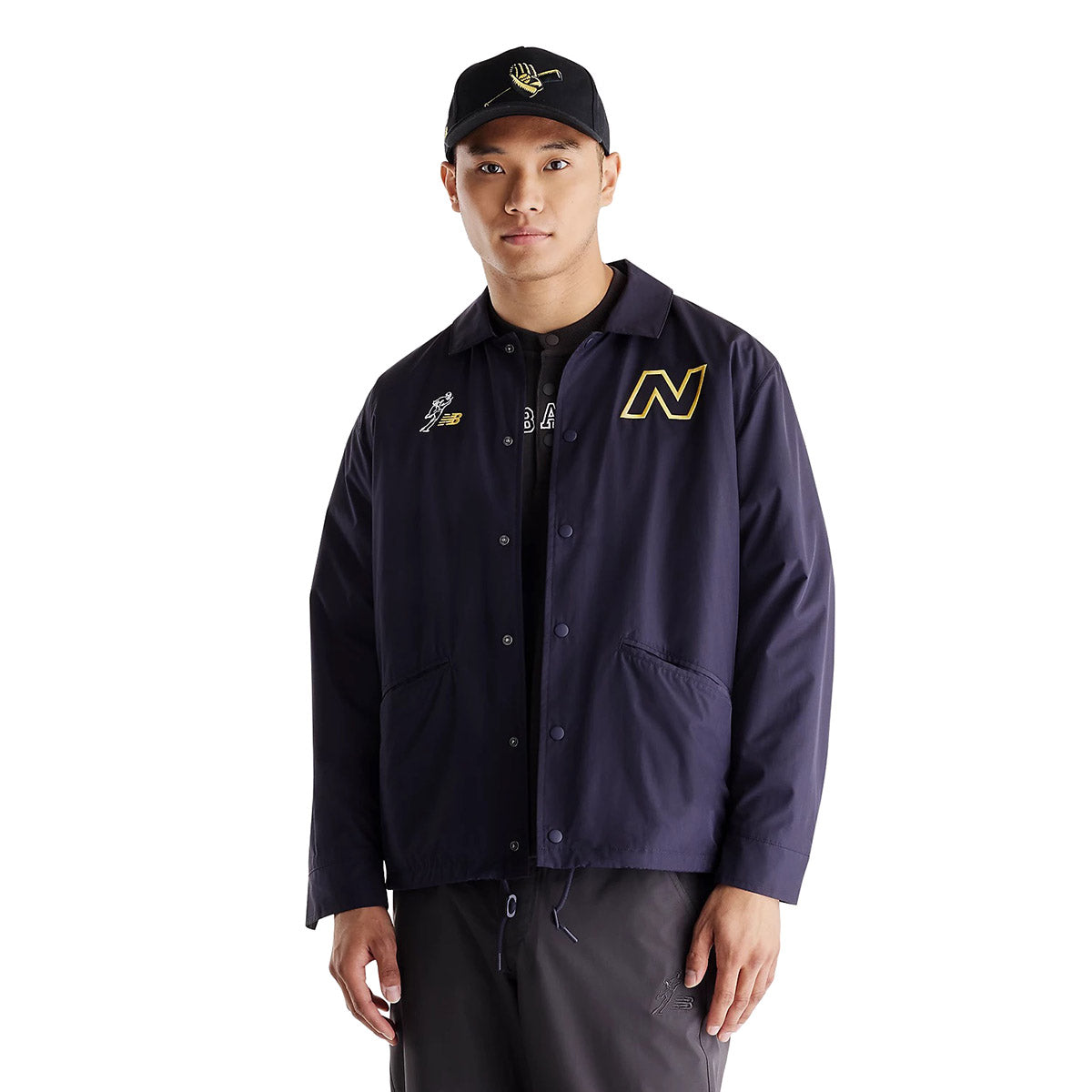 New Balance Shohei Ohtani Signature Coach Jacket ニューバランス 大谷翔平シグネチャーコーチジャケット MJ62W83【メンズ シグネチャー コーチジャケット ベースボールスタイル ロゴ刺繍 グラフィック刺繍 26FW】