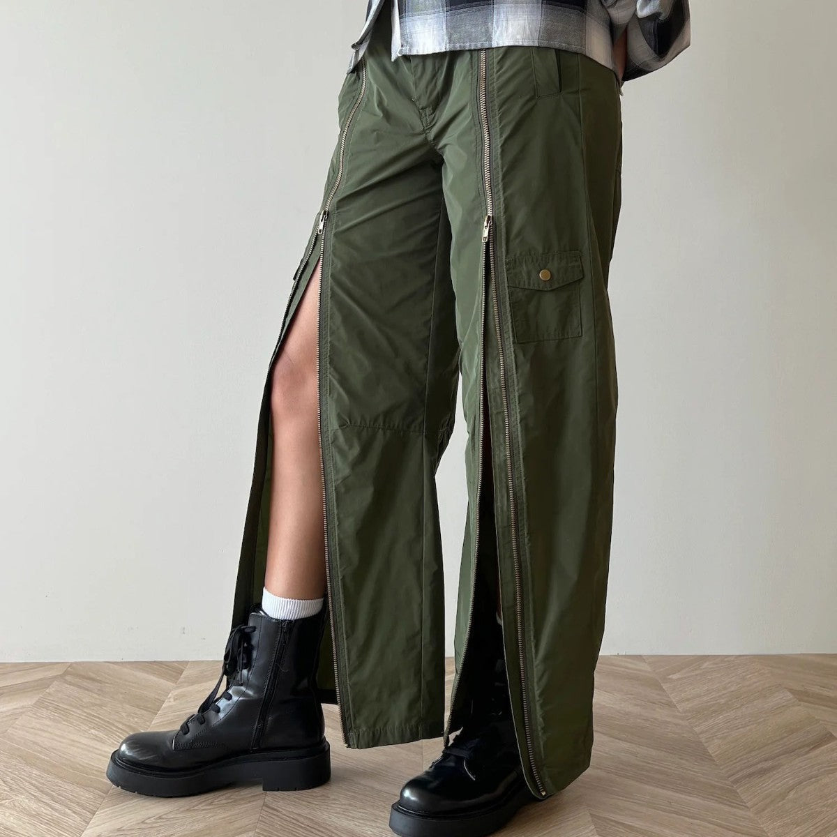 anna sui nyc Front Zip Barrel Pants アナスイ エヌワイシー フロントZIP バレルパンツ 16230449【レディース バレルパンツ スリット ファスナーデザイン 調整可能  26FW】