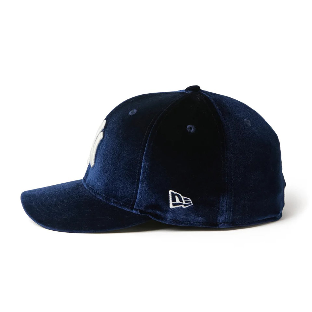 NEW ERA NEW YORK YANKEES VELVET PRE CURVED 59FIFTY ニューエラ ニューヨーク ヤンキース ベルベット プリカーブド 59FIFTY 15136903-108【メンズ キャップ 帽子 カーブドバイザー ベルベット 光沢 26FW】