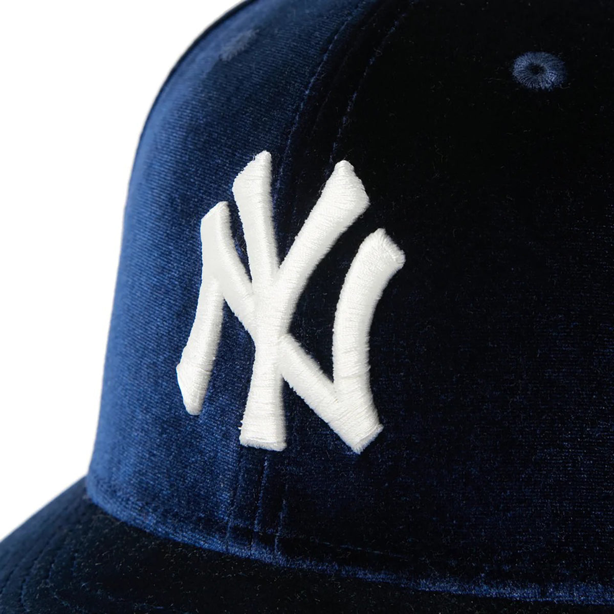 NEW ERA NEW YORK YANKEES VELVET PRE CURVED 59FIFTY ニューエラ ニューヨーク ヤンキース ベルベット プリカーブド 59FIFTY 15136903-108【メンズ キャップ 帽子 カーブドバイザー ベルベット 光沢 26FW】