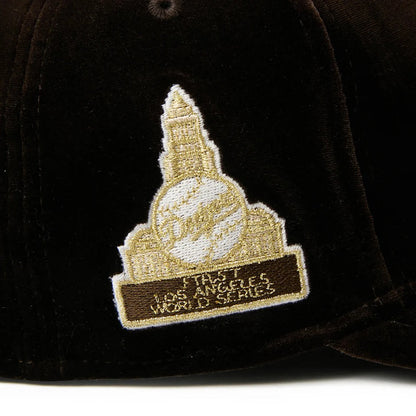 NEW ERA LOS ANGELES DODGERS VELVET PRE CURVED 59FIFTY ニューエラ ロサンゼルス ドジャース ベルベット プリカーブド 59FIFTY 15136905-108【メンズ キャップ 帽子 カーブドバイザー ベルベット 光沢 26FW】