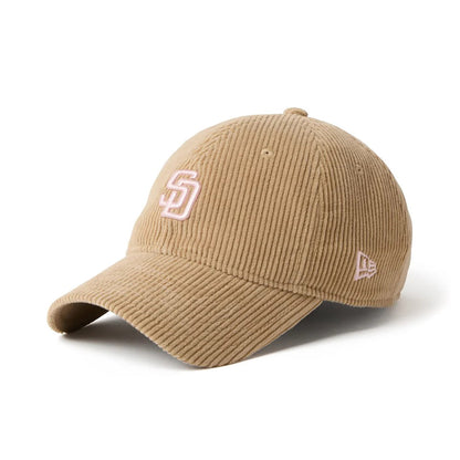 NEW ERA SAN DIEGO PADRES 8W CORDUROY 9TWENTY ニューエラ サンディエゴ パドレス 8W コーデュロイ 9TWENTY 15137225-108【メンズ キャップ 帽子 コーデュロイ カーブドバイザー 26FW】
