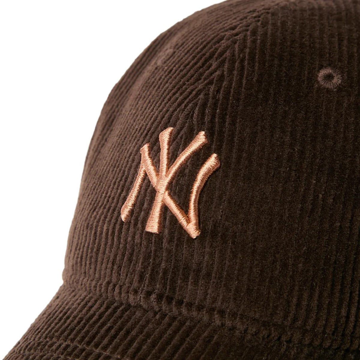 NEW ERA NEW YORK YANKEES 8W CORDUROY 9TWENTY ニューエラ ニューヨーク ヤンキース 8W コーデュロイ 9TWENTY 15137245-108【メンズ キャップ 帽子 コーデュロイ カーブドバイザー 26FW】