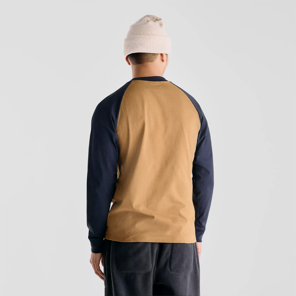 New Balance 大谷翔平 Signature Raglan Long Sleeve T-Shirt ニューバランス 大谷翔平 シグネチャーラグランロングスリーブTシャツ MT62L8VK【メンズ ロンT ロゴ刺繍 カジュアル デイリーユース 26FW】