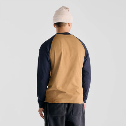 New Balance 大谷翔平 Signature Raglan Long Sleeve T-Shirt ニューバランス 大谷翔平 シグネチャーラグランロングスリーブTシャツ MT62L8VK【メンズ ロンT ロゴ刺繍 カジュアル デイリーユース 26FW】