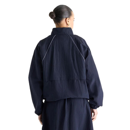 New Balance Sport Legacy Jacket ニューバランス Sport レガシージャケット WJ6113KS【レディース ナイロンジャケット ヘリテージスタイル 軽量 耐水加工 撥水 26FW】