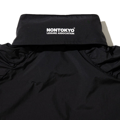 NON TOKYO 2WAY GATHER SHOULDER BLOUSON ノントーキョー 2WAY ギャザーショルダー ブルゾン NON-26A-0801【レディース アウター ライトシェル 2way 撥水加工 ロゴ 26FW】