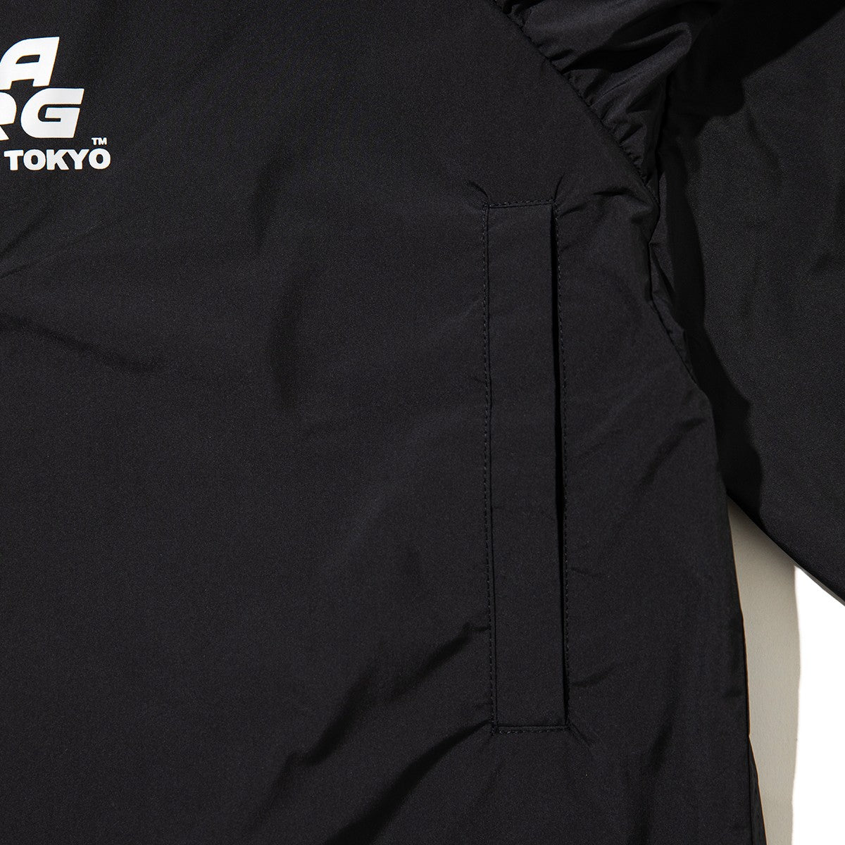 NON TOKYO 2WAY GATHER SHOULDER BLOUSON ノントーキョー 2WAY ギャザーショルダー ブルゾン NON-26A-0801【レディース アウター ライトシェル 2way 撥水加工 ロゴ 26FW】