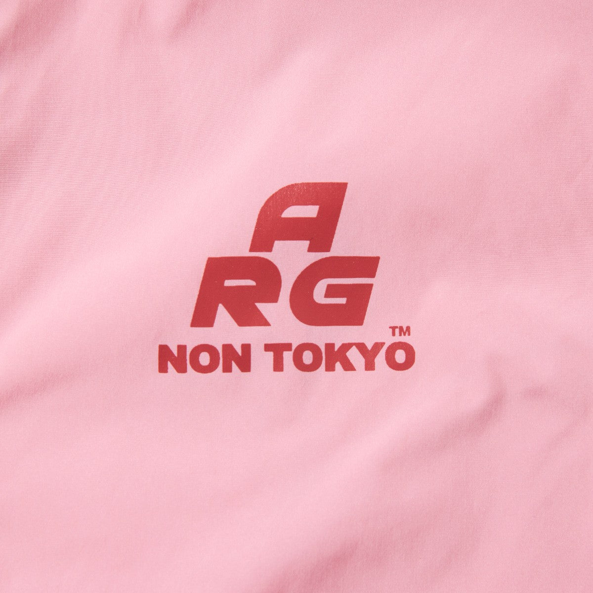 NON TOKYO 2WAY GATHER SHOULDER BLOUSON ノントーキョー 2WAY ギャザーショルダー ブルゾン NON-26A-0801【レディース アウター ライトシェル 2way 撥水加工 ロゴ 26FW】