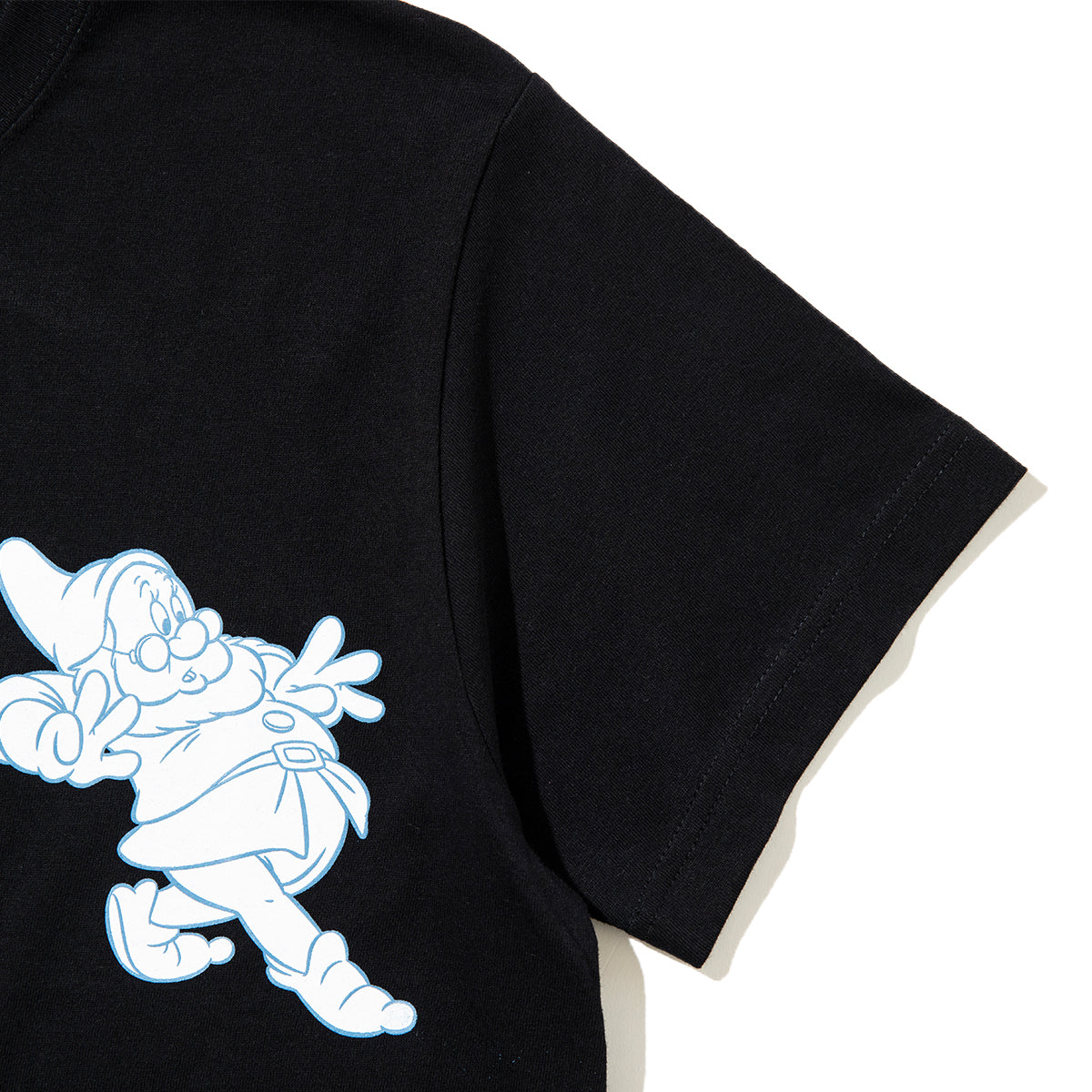 NON TOKYO PRINT T-SHIRT / DOC ノントーキョー プリントTシャツ / DOC NON-26A-SW8-006【レディース 半袖Tシャツ 前面プリント ディズニーコレクション 26FW】