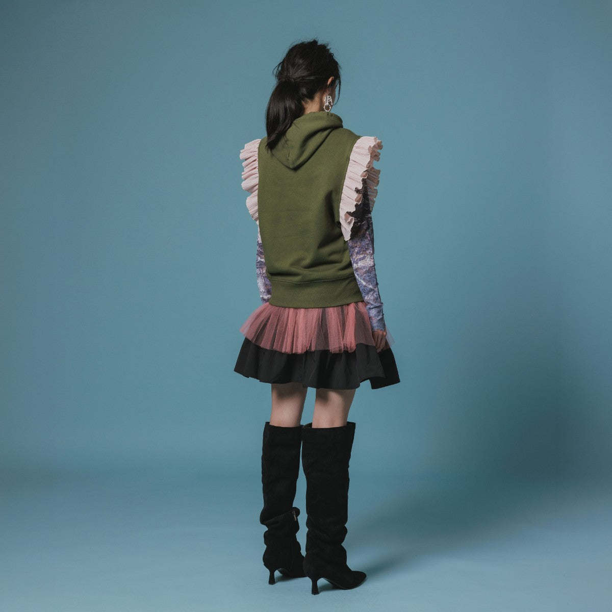 NON TOKYO FRILL SLEEVE HOODIE ノントーキョー フリル スリーブ フーディー NON-26A-SW8-009【レディース プルオーバーフーディー フリル付き グラフィック 前面プリント 26FW】