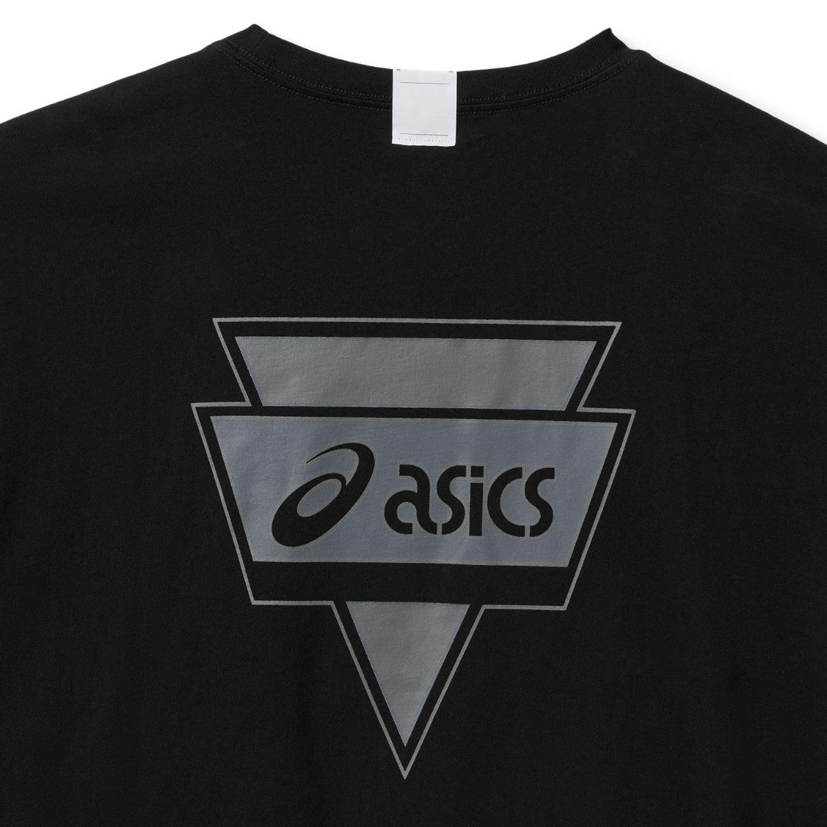 ASICS GRAPHIC LONG SLEEVE TEE アシックス グラフィック ロングスリーブ Tシャツ 2203A392【メンズ アーカイブデザイン レトログラフィック 長袖Tシャツ 26FW】