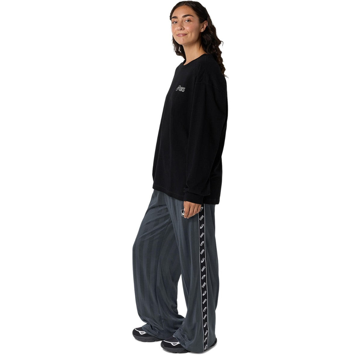 ASICS GRAPHIC LONG SLEEVE TEE アシックス グラフィック ロングスリーブ Tシャツ 2203A392【メンズ アーカイブデザイン レトログラフィック 長袖Tシャツ 26FW】