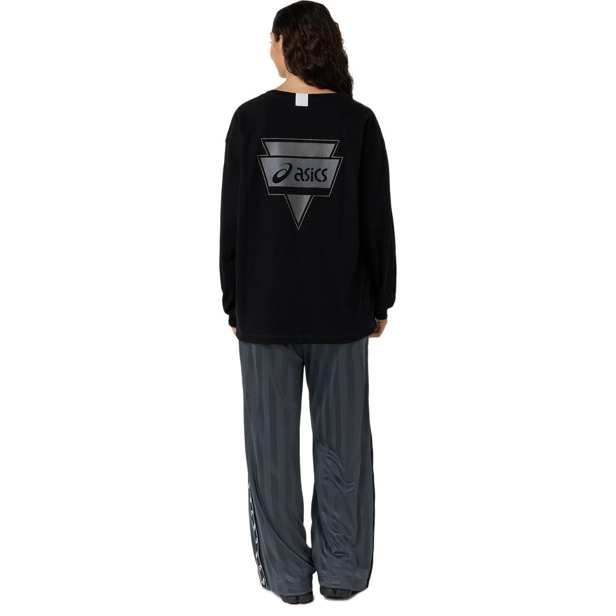 ASICS GRAPHIC LONG SLEEVE TEE アシックス グラフィック ロングスリーブ Tシャツ 2203A392【メンズ アーカイブデザイン レトログラフィック 長袖Tシャツ 26FW】