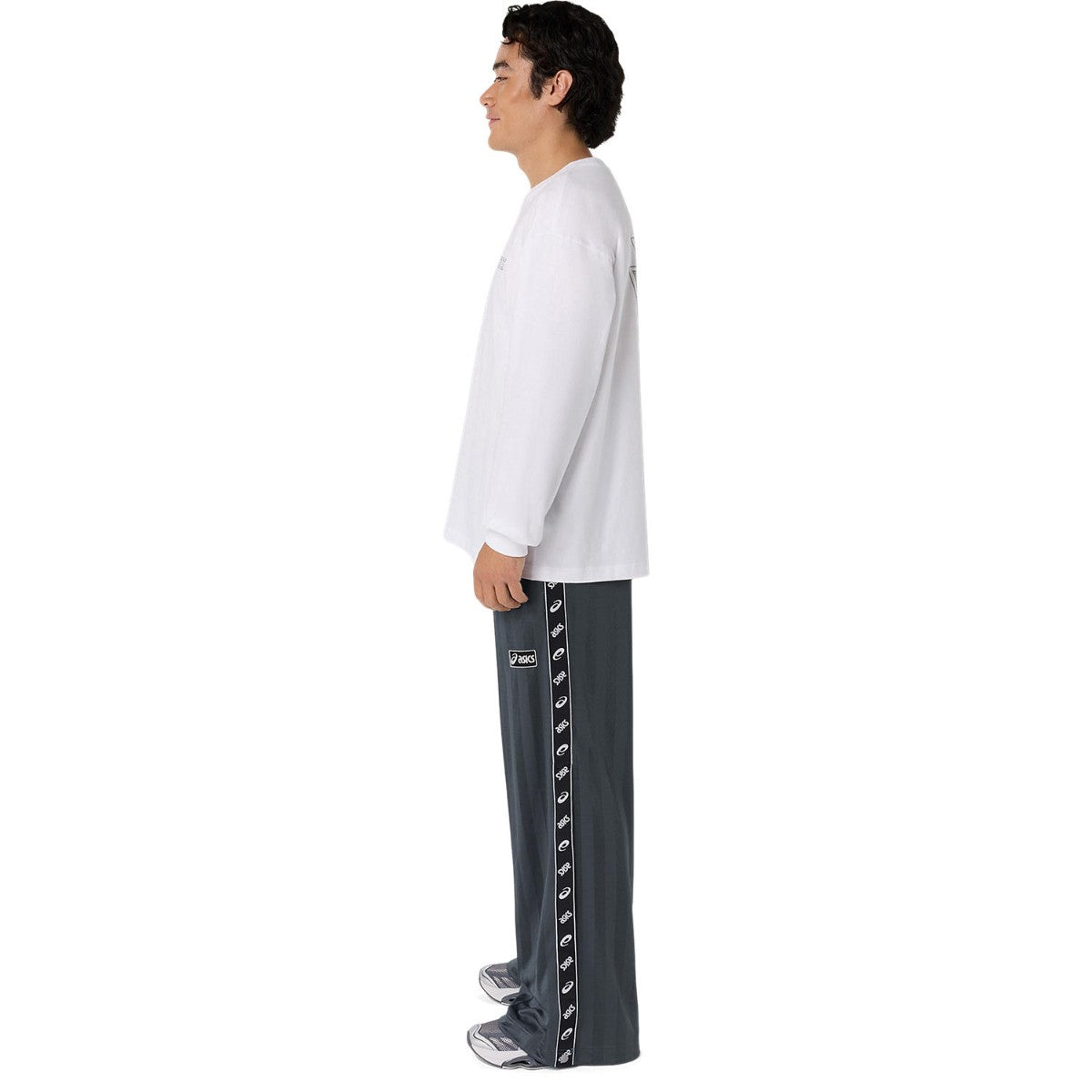 ASICS GRAPHIC LONG SLEEVE TEE アシックス グラフィック ロングスリーブ Tシャツ 2203A392【メンズ アーカイブデザイン レトログラフィック 長袖Tシャツ 26FW】