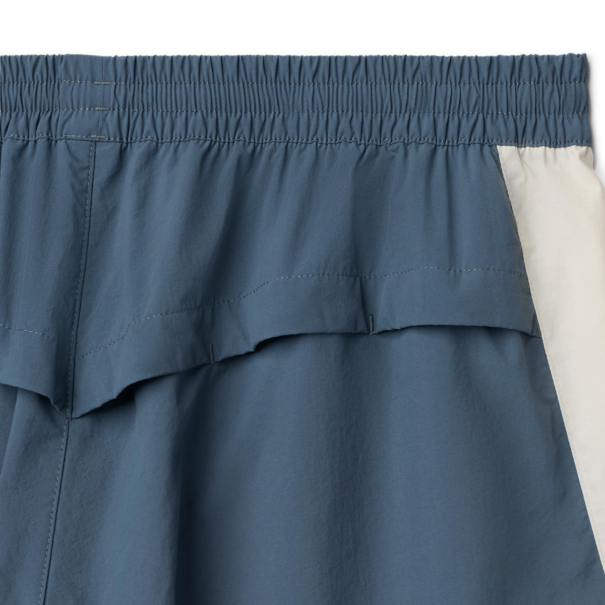 ASICS CLASSIC WOVEN TRACK PANT アシックス クラシック ウーブン トラックパンツ 2203A394【メンズ ナイロントラックパンツ ルーズフィット はっ水加工 ドローコード 26FW】