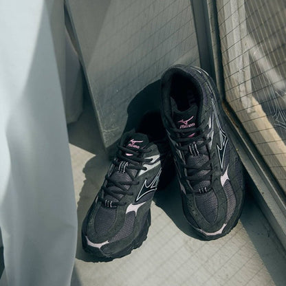 MIZUNO WAVE MG4 LS ミズノ ウェーブ エムジーフォー LS D1GA261B01【メンズ スニーカー ランニングシューズ クッション性 耐久性 快適 26FW】