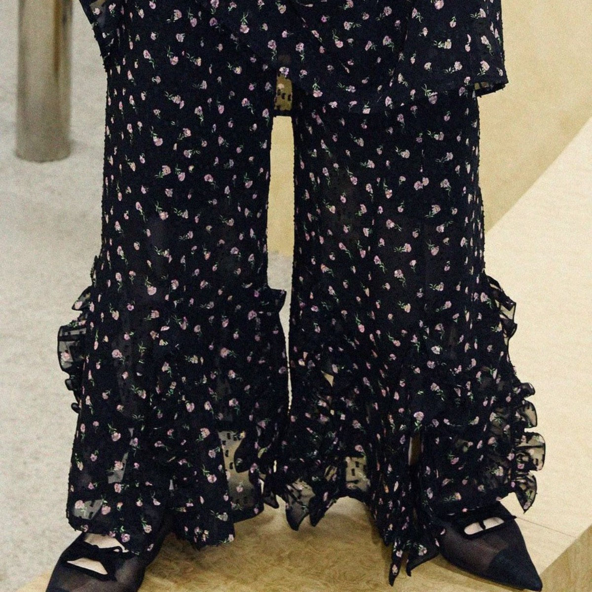 PoI FLOWER JAQUARD FRILL PANTS ポィ フラワー ジャカードフリルパンツ 262-FP09【レディース ワイドパンツ フラワープリント 花柄 ゴムウエスト 26FW】