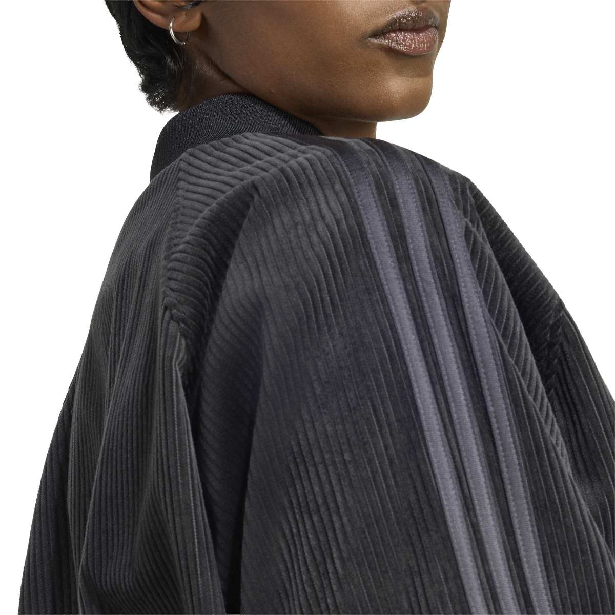 adidas Originals CORDUROY SST OVERSIZED TRACK TOP アディダスオリジナルス コーデュロイ SST オーバーサイズ トラックトップ LOH25-KQ6436【レディース トラックジャケット オーバーサイズ コーデュロイ カジュアル デイリーユース 26FW】