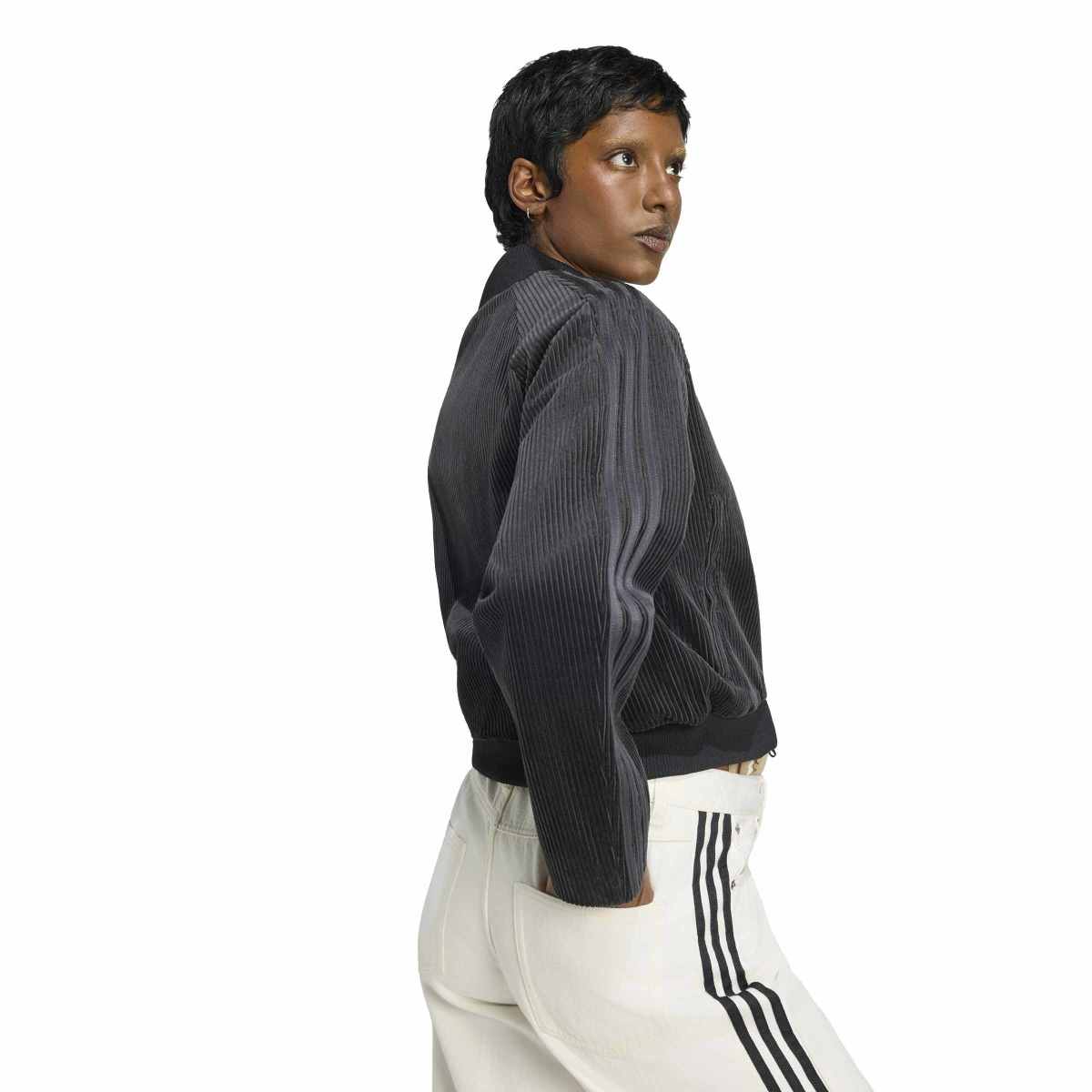 adidas Originals CORDUROY SST TRACK TOP アディダスオリジナルス コーデュロイ SST トラックトップ VW873-KQ6434【レディース トラックジャケット ショート丈 コーデュロイ カジュアル デイリーユース 26FW】