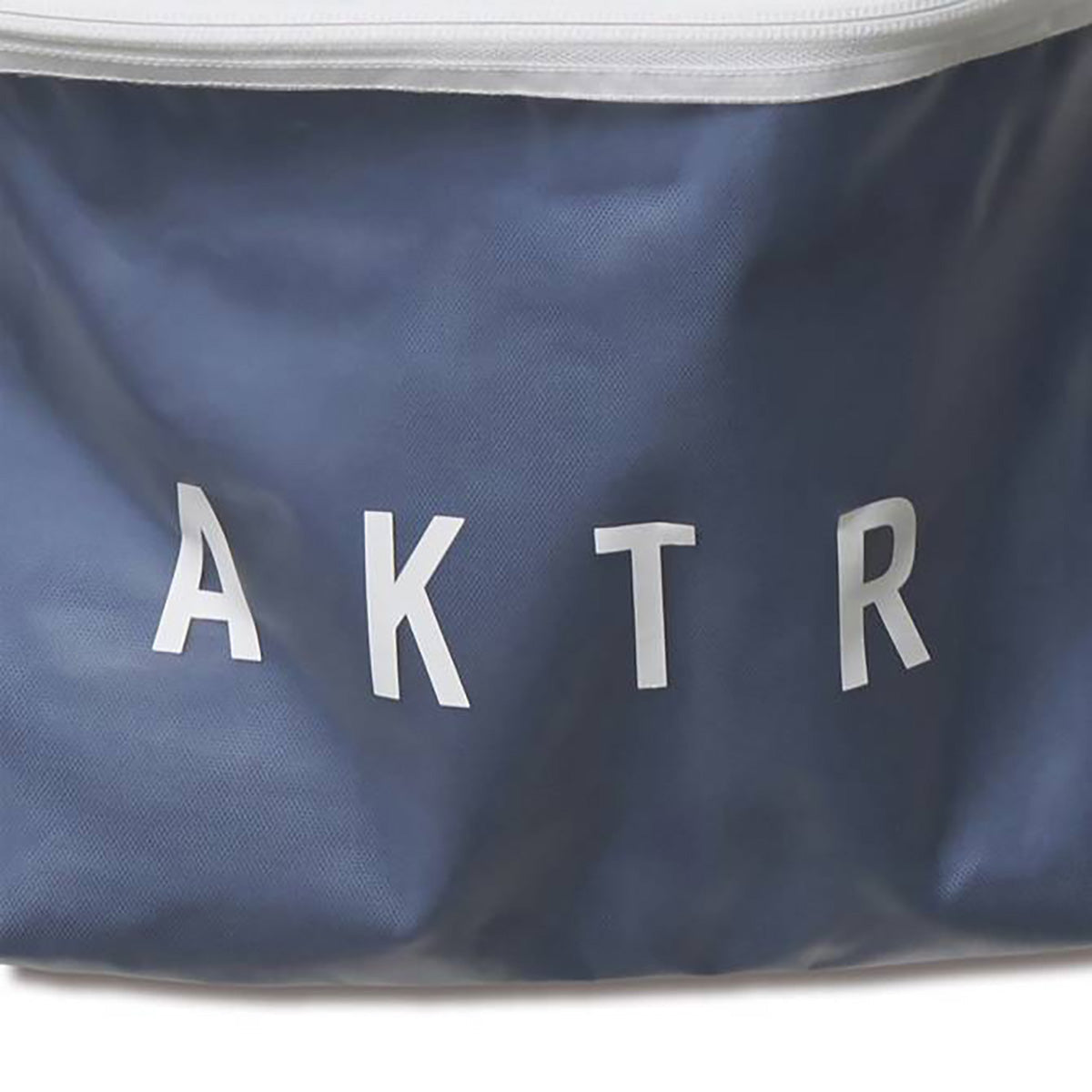 AKTR COMBINATION KNAPSACK アクター コンビネーション ナップサック 226-009022【メンズ ナップサック ポリエステル素材 軽量 高耐久 撥水ポケット 26FW】