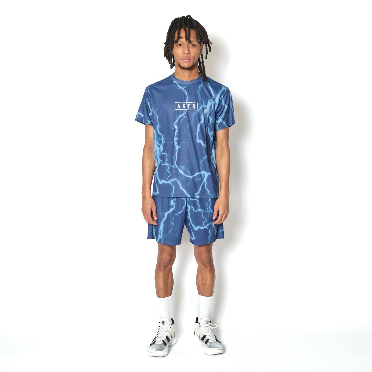 AKTR THUNDERBOLT AKTR LOGO SP TEE アクター サンダーボルト AKTRロゴ エスピー ティー 226-015005【メンズ 半袖 Tシャツ スポーツウェア 軽量 メッシュ 通気性 オリジナル生地 26FW】