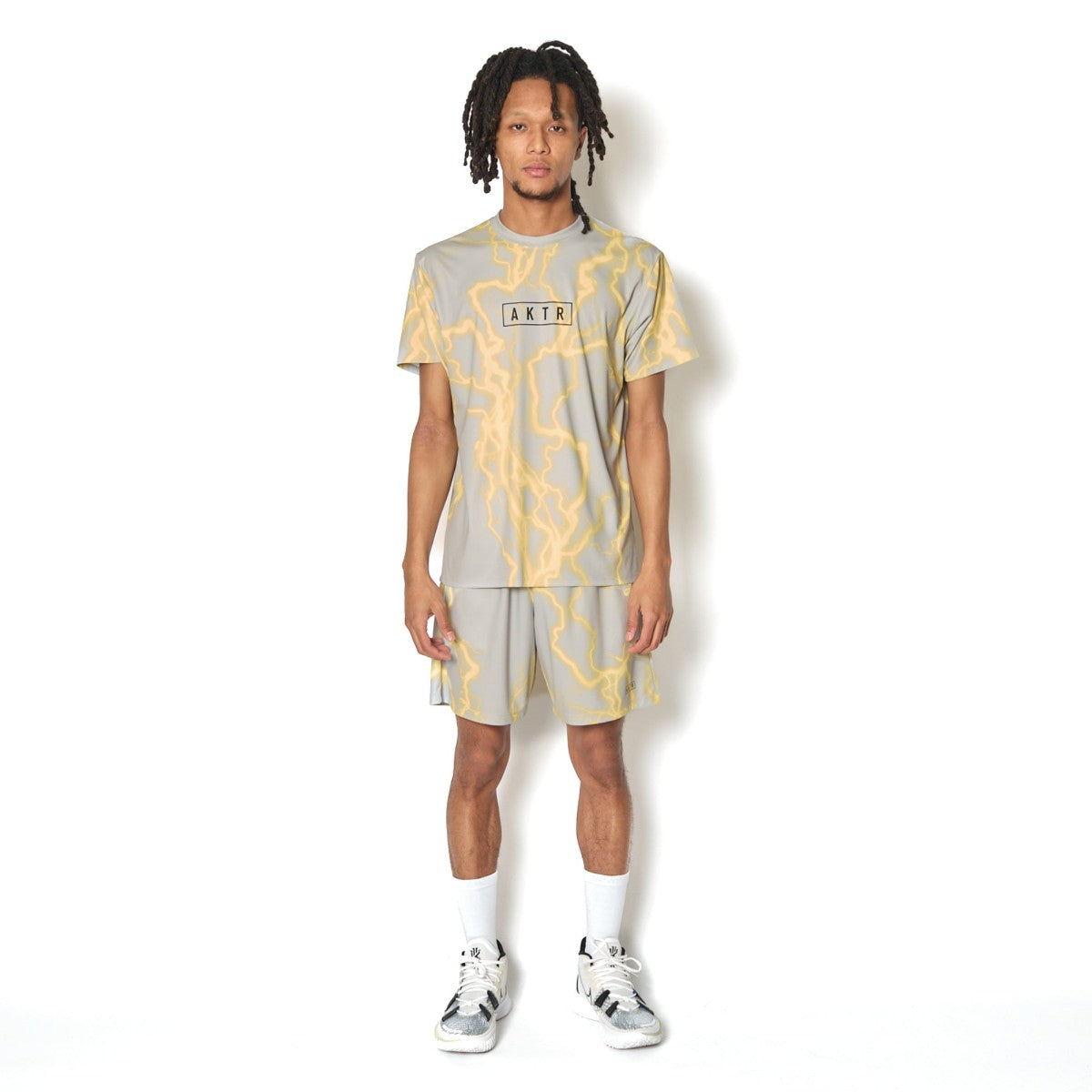 AKTR THUNDERBOLT AKTR LOGO SP TEE アクター サンダーボルト AKTRロゴ エスピー ティー 226-015005【メンズ 半袖 Tシャツ スポーツウェア 軽量 メッシュ 通気性 オリジナル生地 26FW】