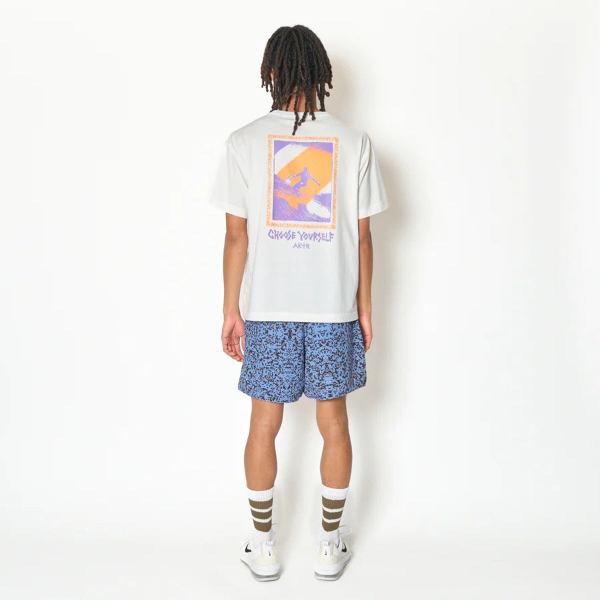AKTR TIDELINE PHOTO T/C LOOSE TEE (WH) アクター タイドライン フォト T/C ルーズTシャツ 226-043005【メンズ 半袖 グラフィック ストリート デイリーユース 26FW】