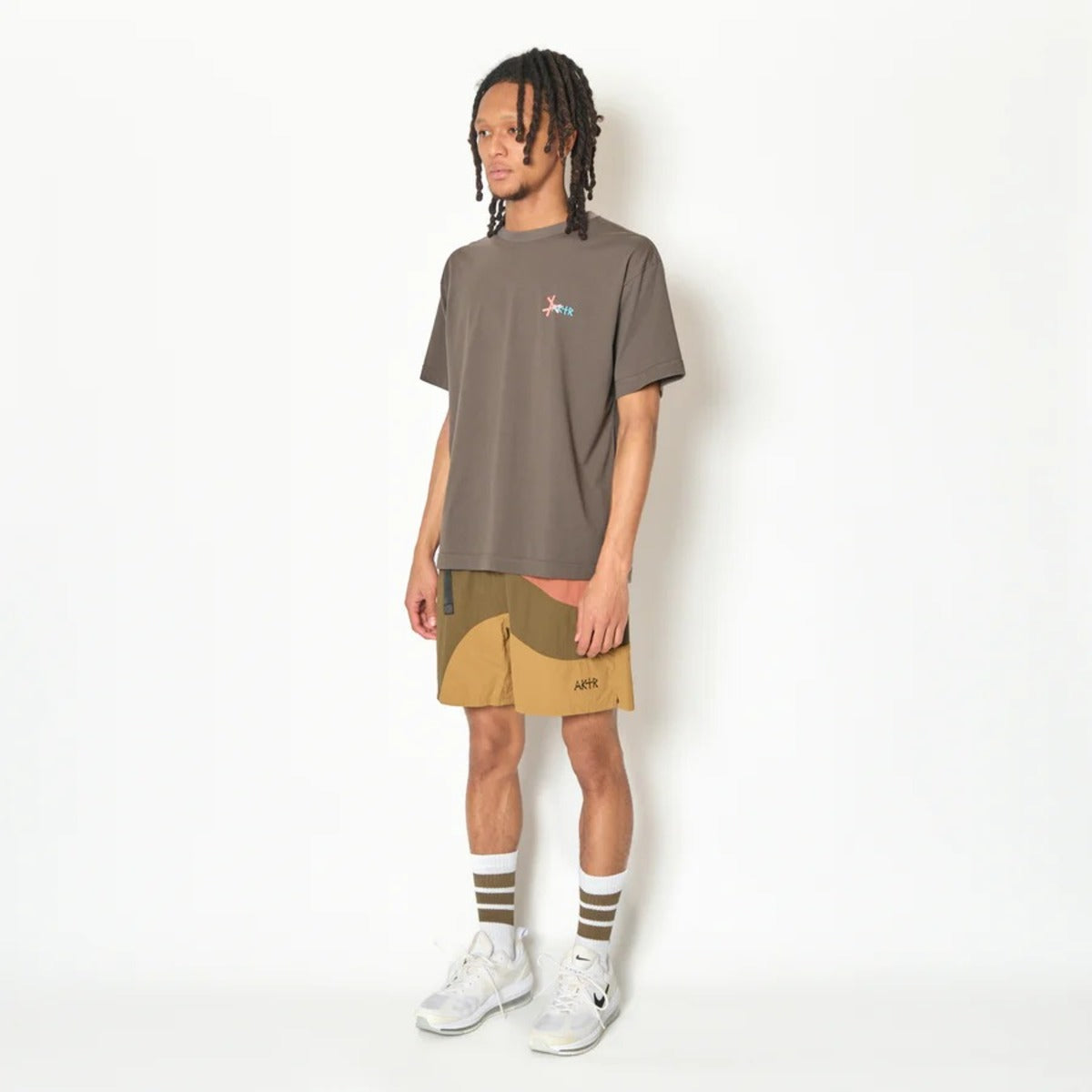 AKTR TIDELINE WAVE NYLON WIDE 5.5″ SHORTS (OL) アクター タイドライン ウェーブ ナイロン ワイド 5.5インチ ショーツ 226-046002【メンズ ショートパンツ 短パン ナイロンパンツ ワイドシルエット 26FW】