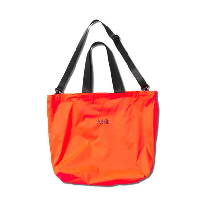 AKTR TIDELINE SHOULDER TOTE (OR) アクター タイドライン ショルダートート 226-047022【メンズ ショルダーバッグ トートバッグ 2WAY 軽量 26FW】